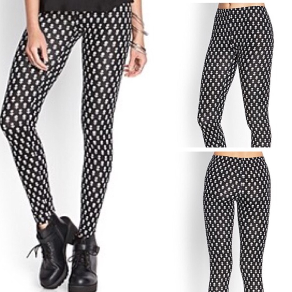 🆕 B&W floral print leggings